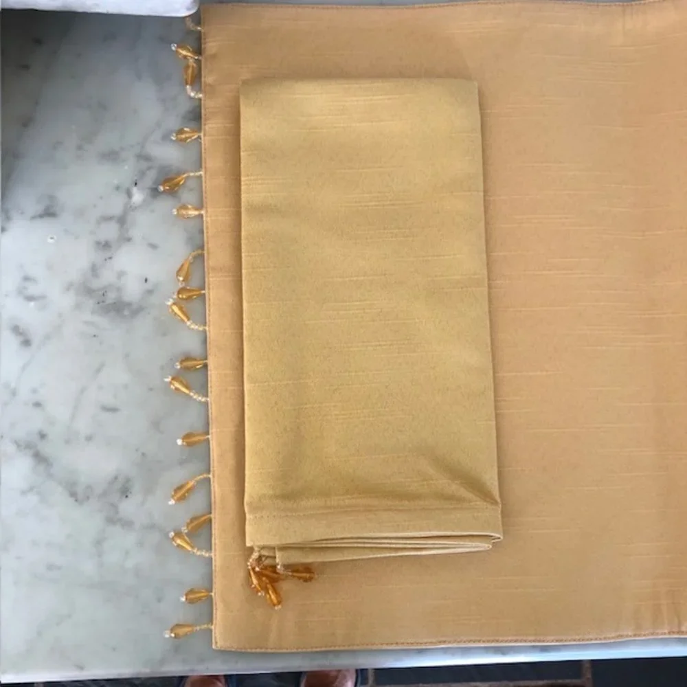 WATERFORD Linens Shanghai Gold Leaf Beaded Napkins 4